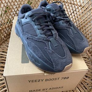 Yeezy Boost 700/Utility Black